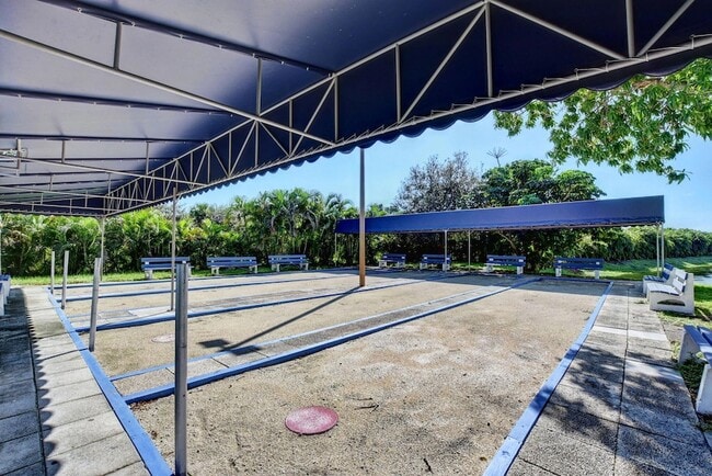 Building Photo - 621 Waterside Dr