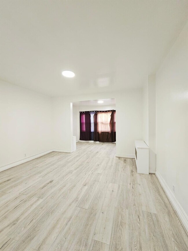 Building Photo - 57 Hartley Ave