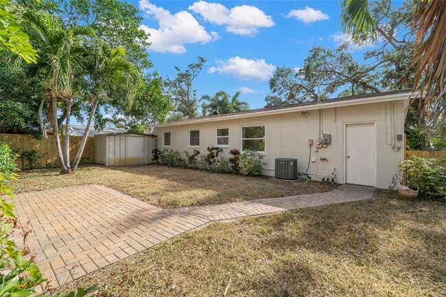 Building Photo - 5107 26th Ave S