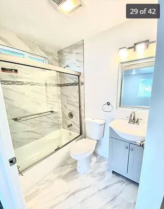 Building Photo - BROADWAY (10611)