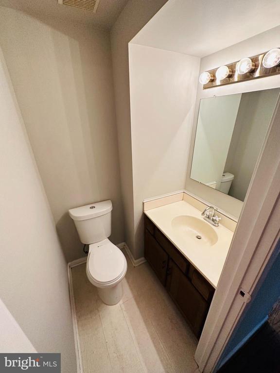 Building Photo - 8206 Red Wing Ct