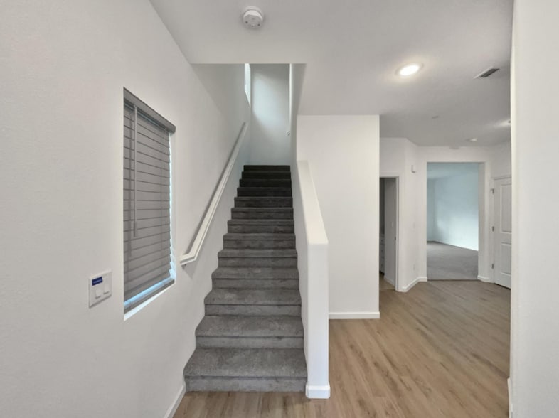 Building Photo - 12153 Alamosa Dr