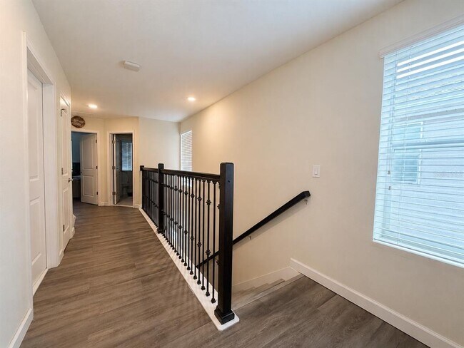 Building Photo - 10253 Love Story St