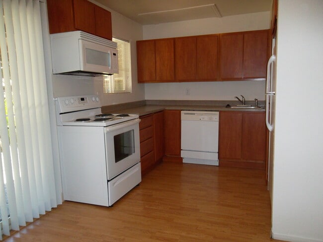 Building Photo - 3500 SE Oak Grove Blvd