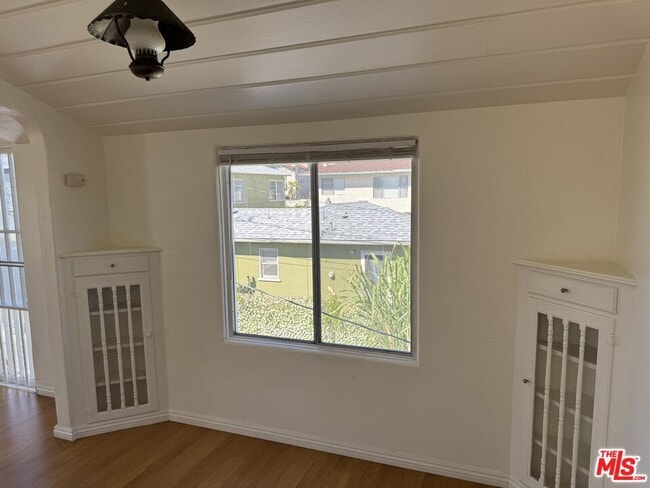 Building Photo - 409 N Monterey St