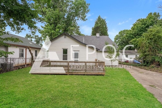 Building Photo - 705 Salisbury Ridge Rd