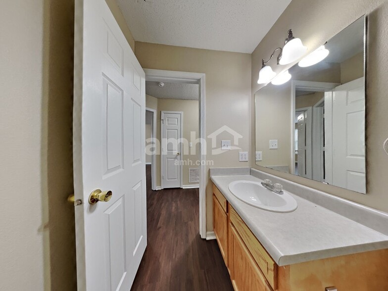 Building Photo - 9772 Trail Dr