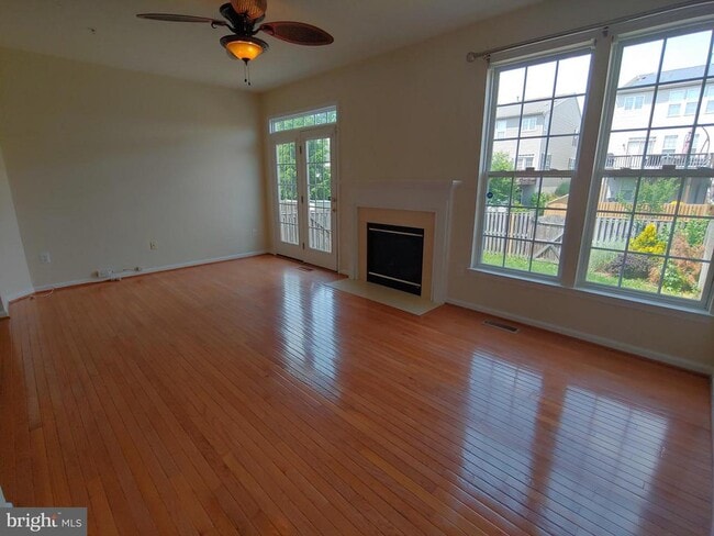 Building Photo - 912 Glaze Ct