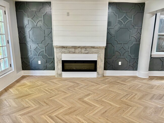 Building Photo - 5616 Phillips Ave