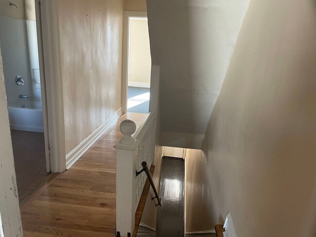 Building Photo - 609 N Ninth St