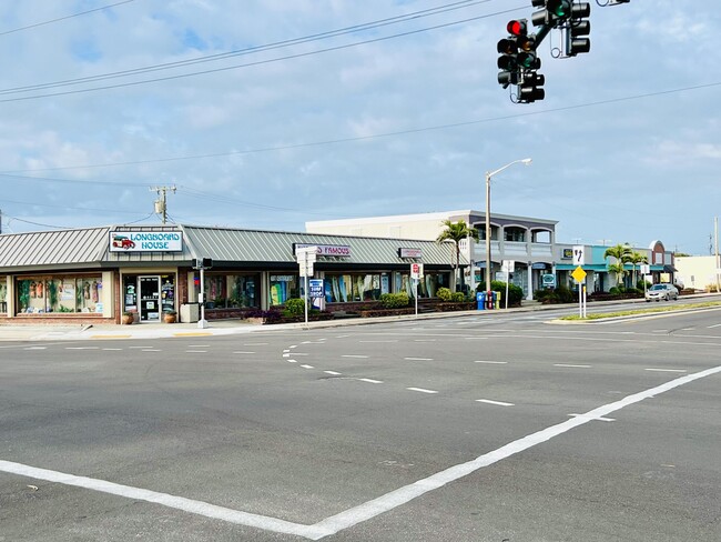 Building Photo - 1145 N Shannon Ave