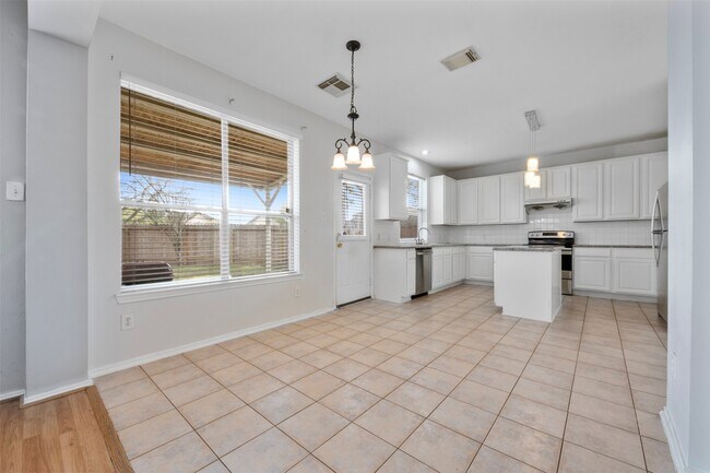 Building Photo - 17102 Mountain Crest Dr