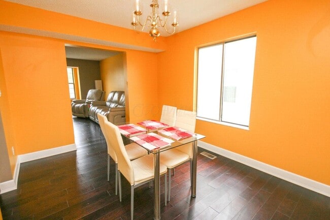 Building Photo - 1310 Abbeyhill Dr