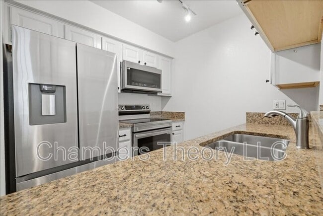 Building Photo - 3315 Wyndham Cir