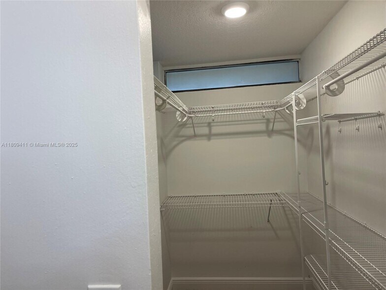 Building Photo - 2961 SW 87th Ave