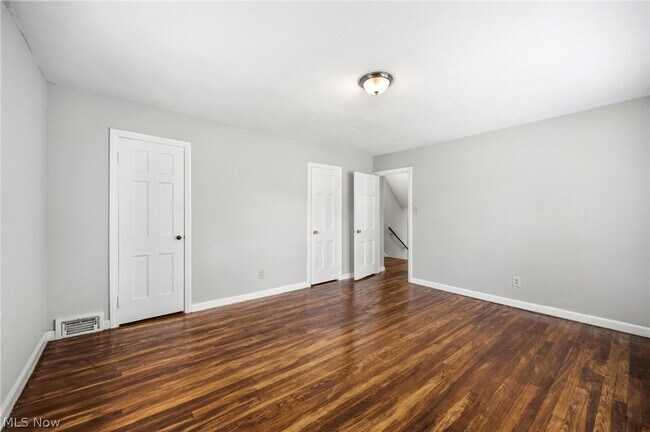 Building Photo - 3889 Grenville Rd