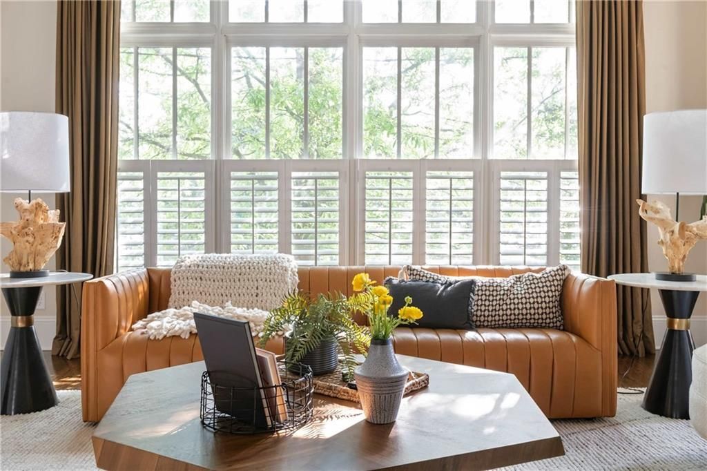 Building Photo - 582 St Charles Ave NE