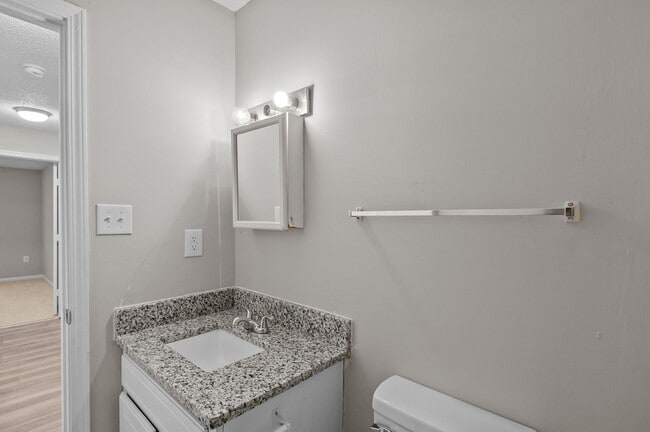 Building Photo - Cute Remodeled home in Cul-de-sac
