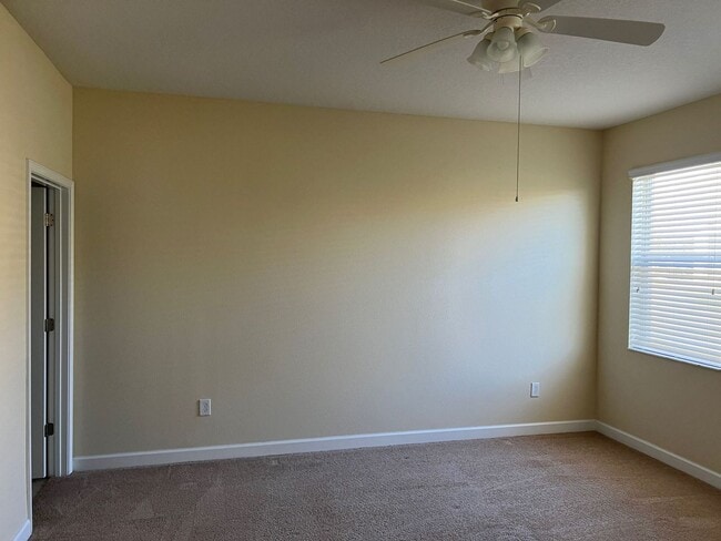 Building Photo - INDEPENDENCE IN WINTER GARDEN 4 BEDROOM RE...