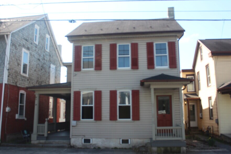 Front of house - 66 Front St