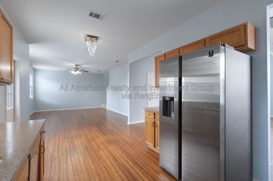 Building Photo - 406 Peoria Blvd