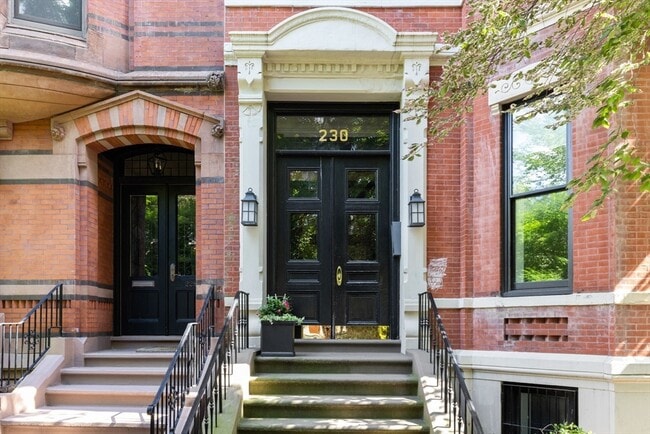 Building Photo - 230 Marlborough St