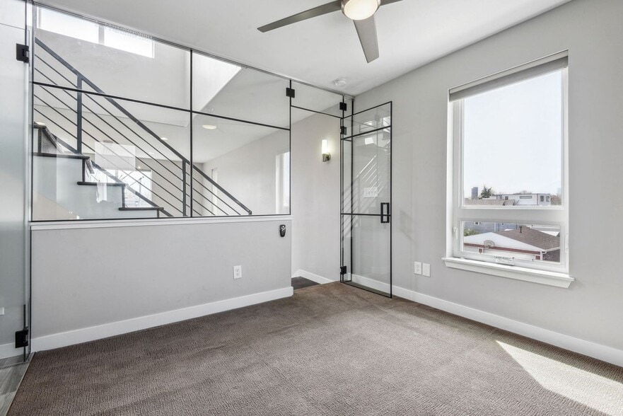 Building Photo - 1551 W 43rd Ave