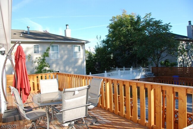 Building Photo - 229 Monroe St