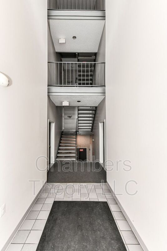 Building Photo - 275 S Pickett St