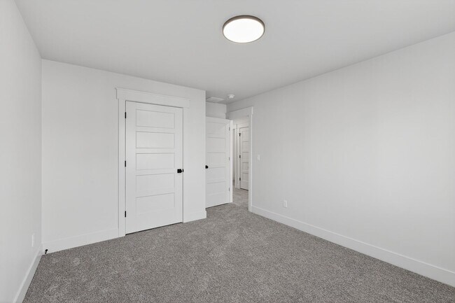 Building Photo - BRAND NEW 3 BED 2.5 BATH TOWNHOMES WITH 2 CAR GARAGE