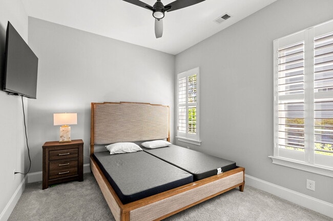 Building Photo - 5960 Bolsena Pl