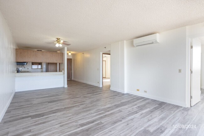 Building Photo - $2,700 / 2br - 2 BED 2 BATH CONDO