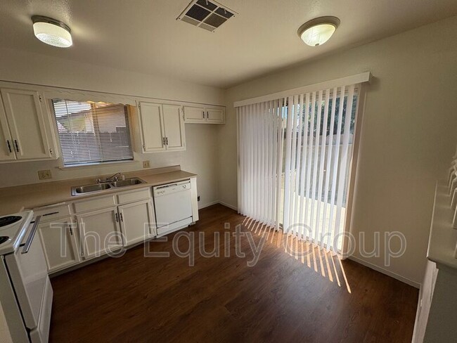 Building Photo - 2037 S Tracy Ct