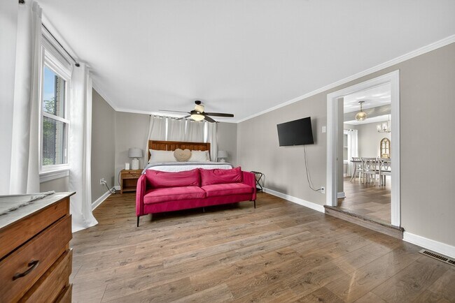 Building Photo - 147 Sunset Dr