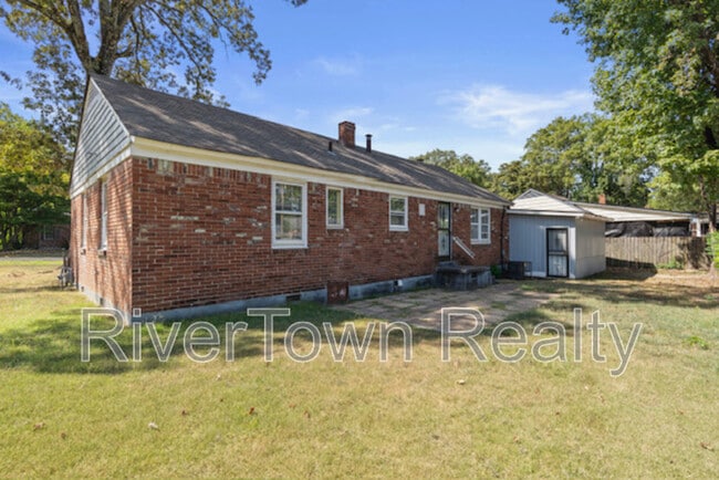 Building Photo - 5026 Loch Lomond Rd
