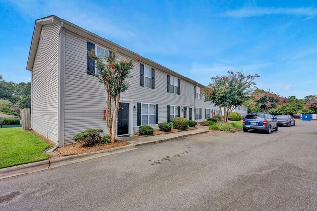 Interior Photo - White Oak Apartments