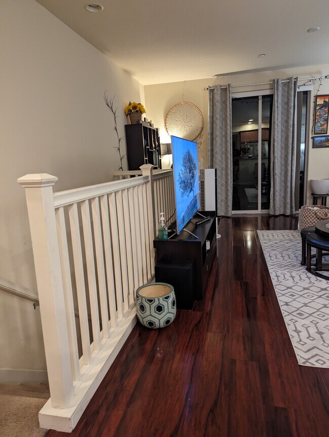 Building Photo - 764 Grandview Ter