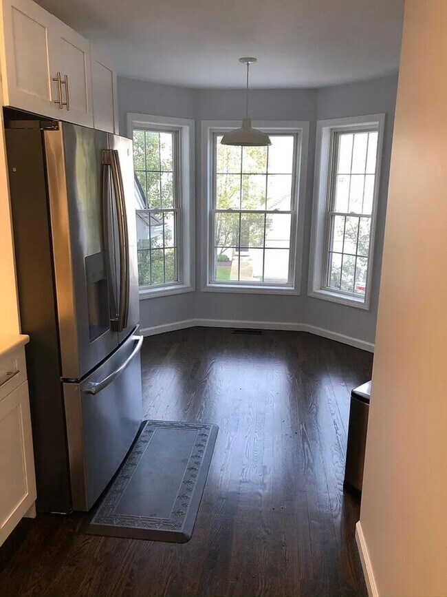 Building Photo - Charming 2BR Condo in Danbury