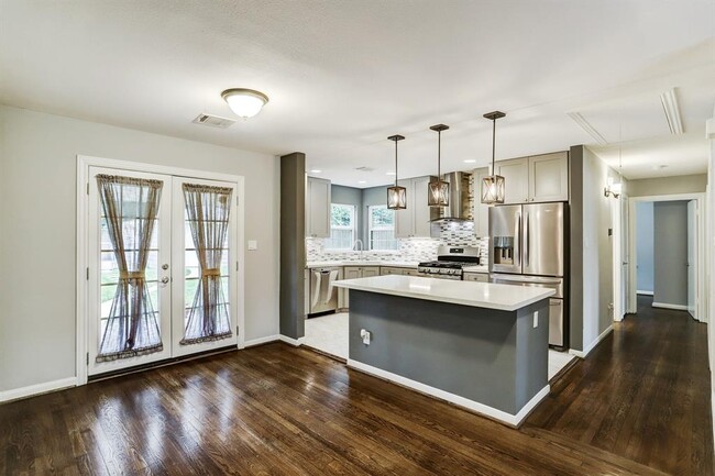 Building Photo - 6634 Housman