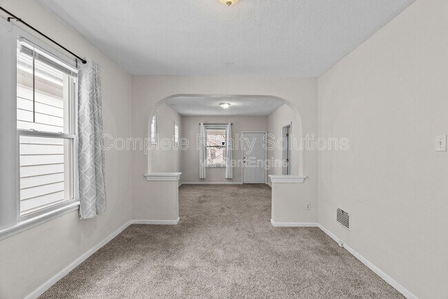 Building Photo - 4152 Wilmington Ave