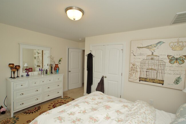 Building Photo - 105 Cobalt Creek Way