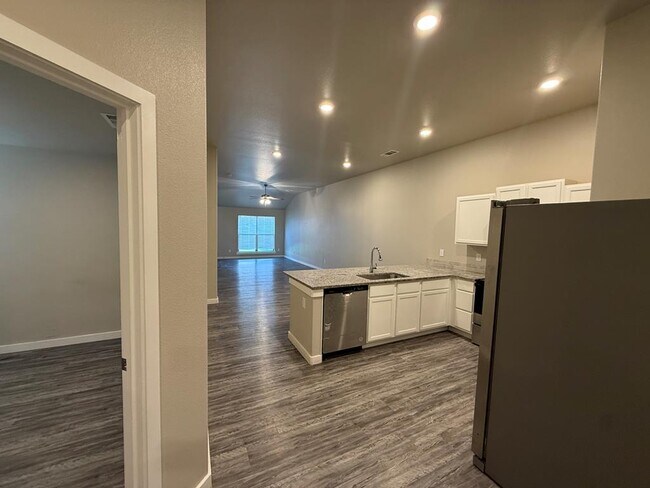 Building Photo - 67 Maverick Dr