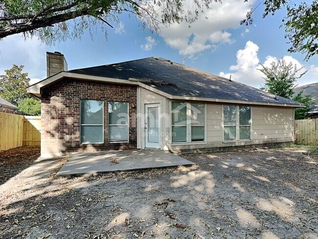 Building Photo - 219 Dartmouth Dr