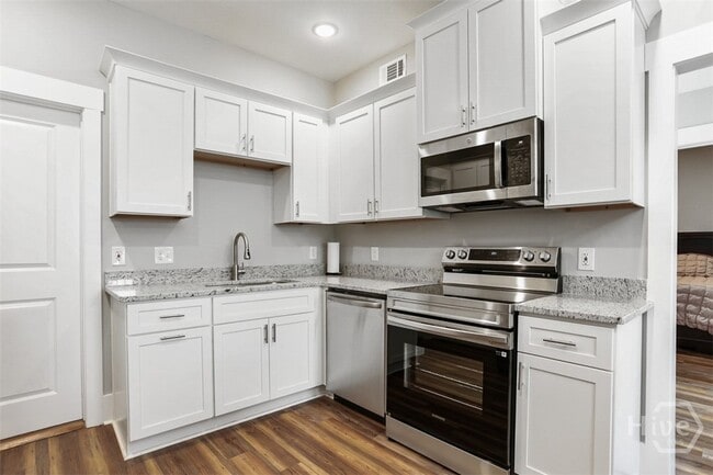 Building Photo - 537 E Congress St