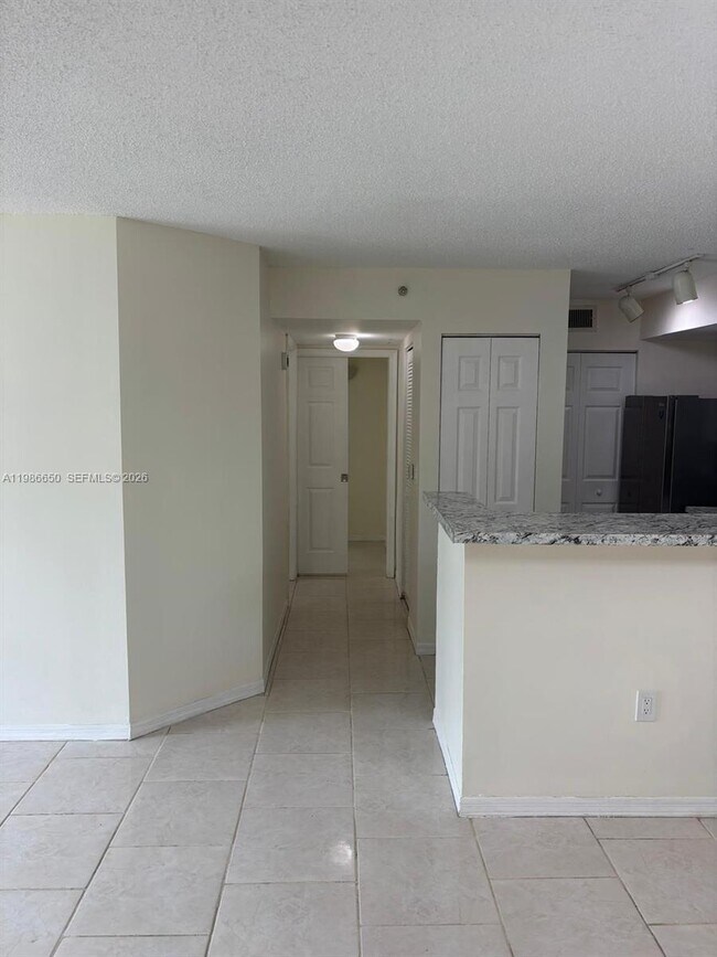 Building Photo - 655 SW 111th Way