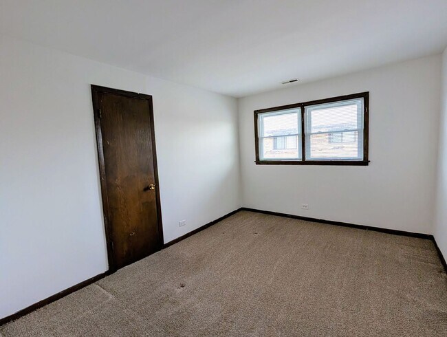 Building Photo - 8143 Marion Dr