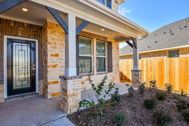 Building Photo - 8106 Royal Palm Ct