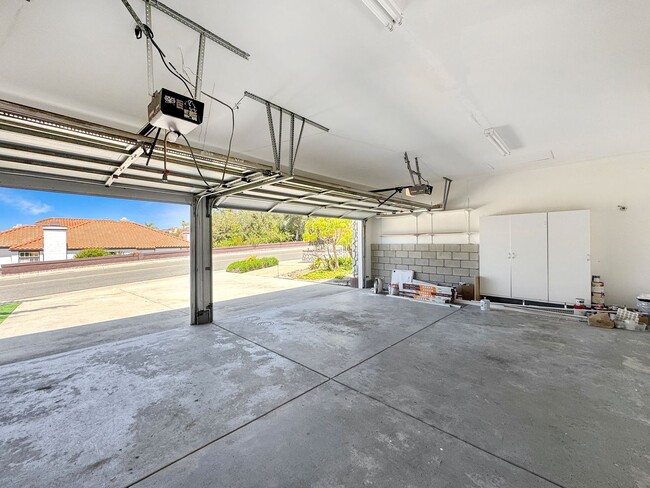 Building Photo - Great 4B/2.5BA House in Scripps Ranch!