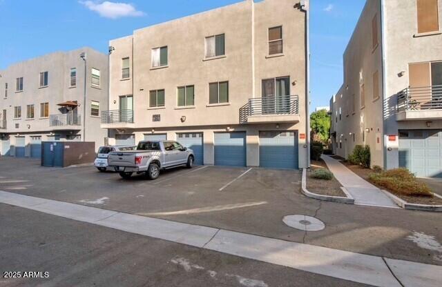 Building Photo - 615 E Portland St