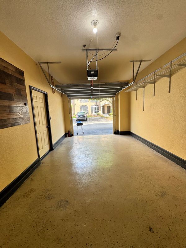 Building Photo - 14341 Fredricksburg Dr